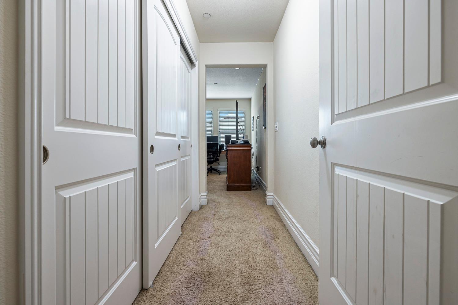 1047 Maine Ave, Clovis, CA 93619