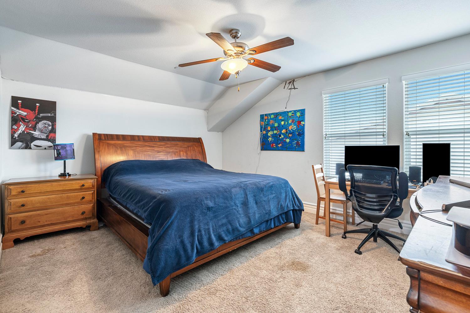 1047 Maine Ave, Clovis, CA 93619