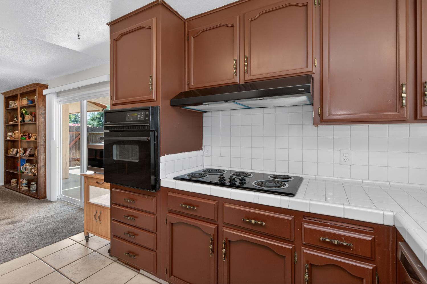 1581 Barstow Ave, Clovis, CA 93611