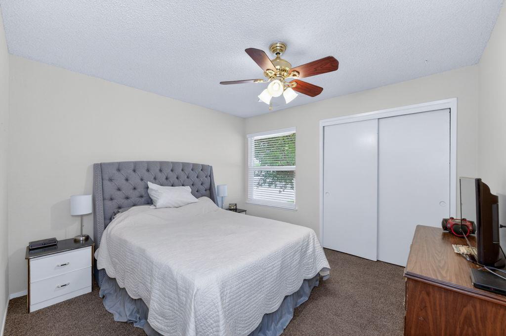 1581 Barstow Ave, Clovis, CA 93611