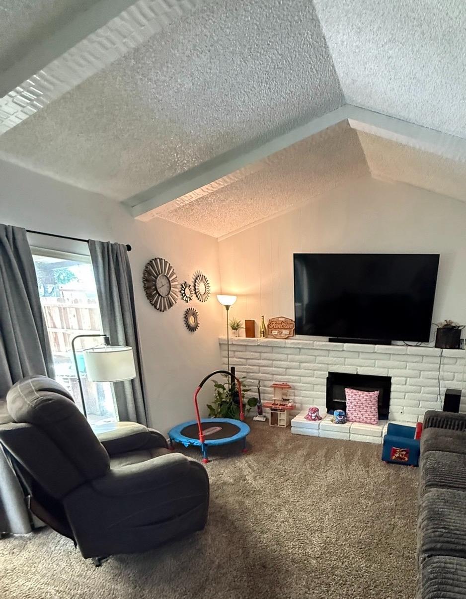 2415 Fordham Ave, Clovis, CA 93611