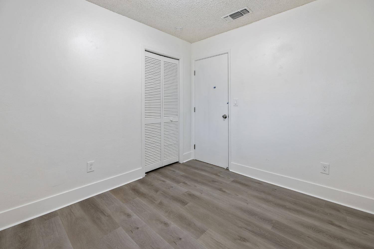 534 W Swift Ave, Clovis, CA 93612