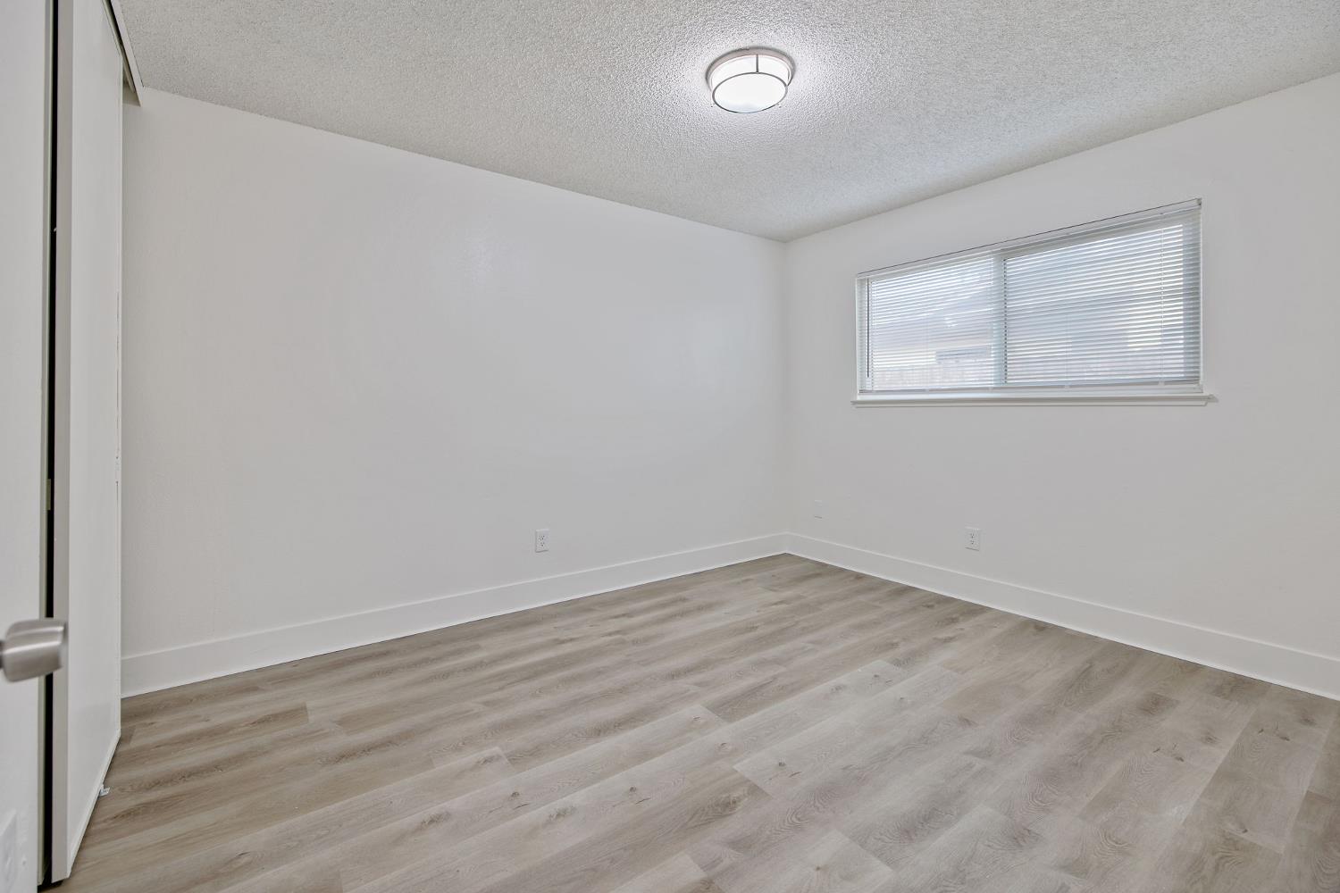 534 W Swift Ave, Clovis, CA 93612