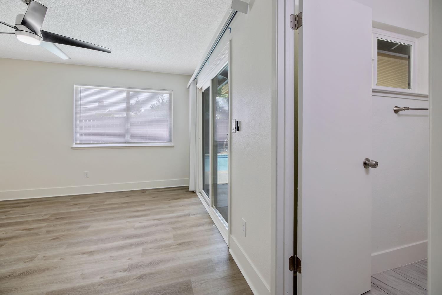 534 W Swift Ave, Clovis, CA 93612