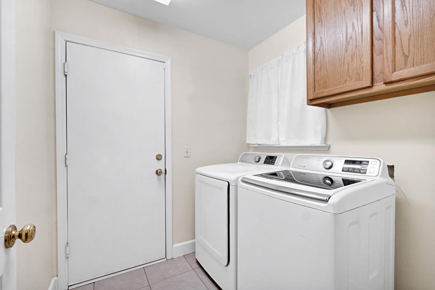 1742 Cromwell Ave, Clovis, CA 93611