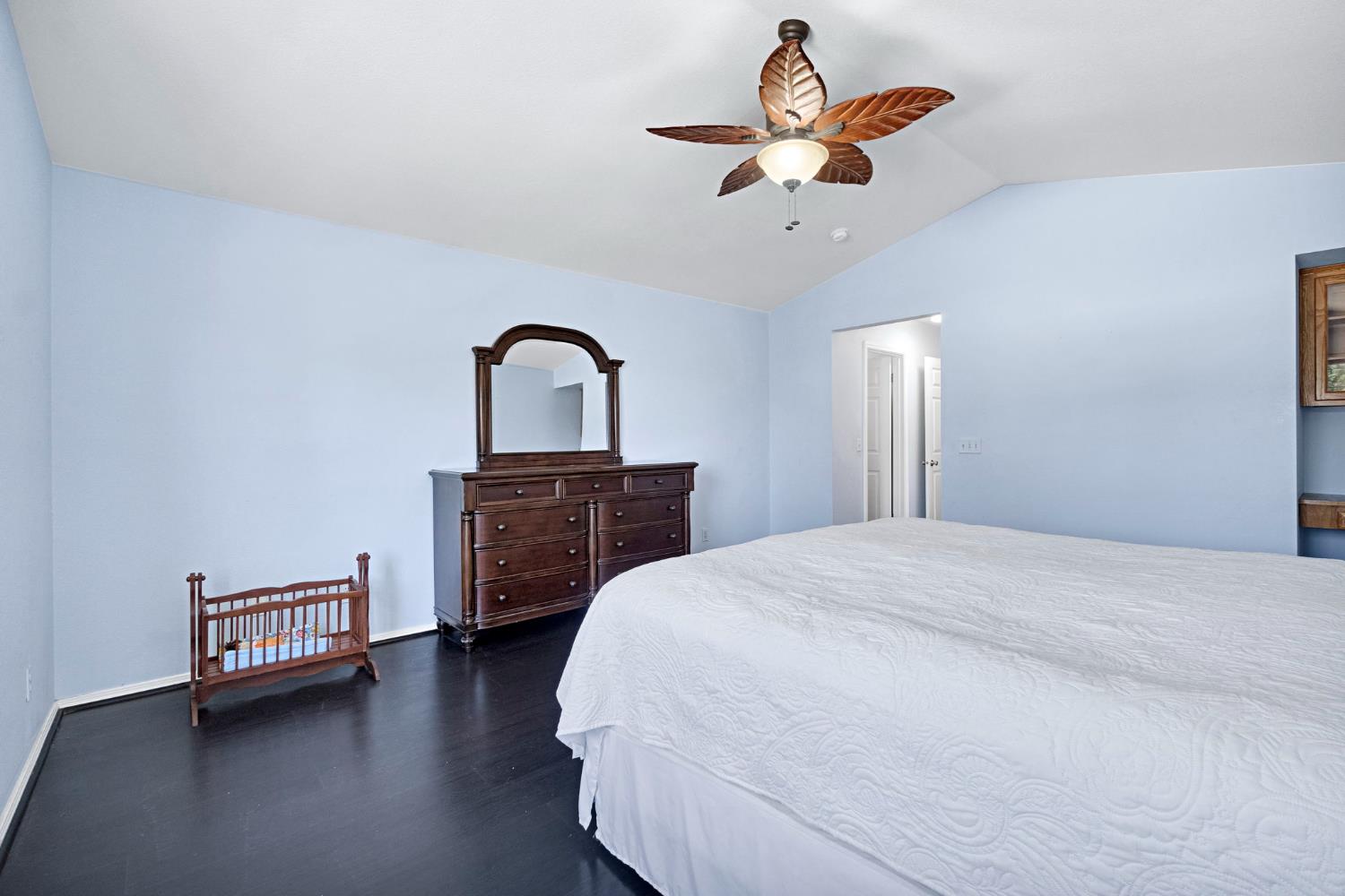 1742 Cromwell Ave, Clovis, CA 93611