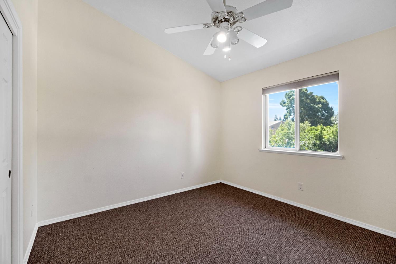 1742 Cromwell Ave, Clovis, CA 93611