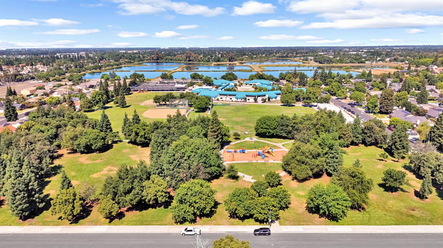 1742 Cromwell Ave, Clovis, CA 93611