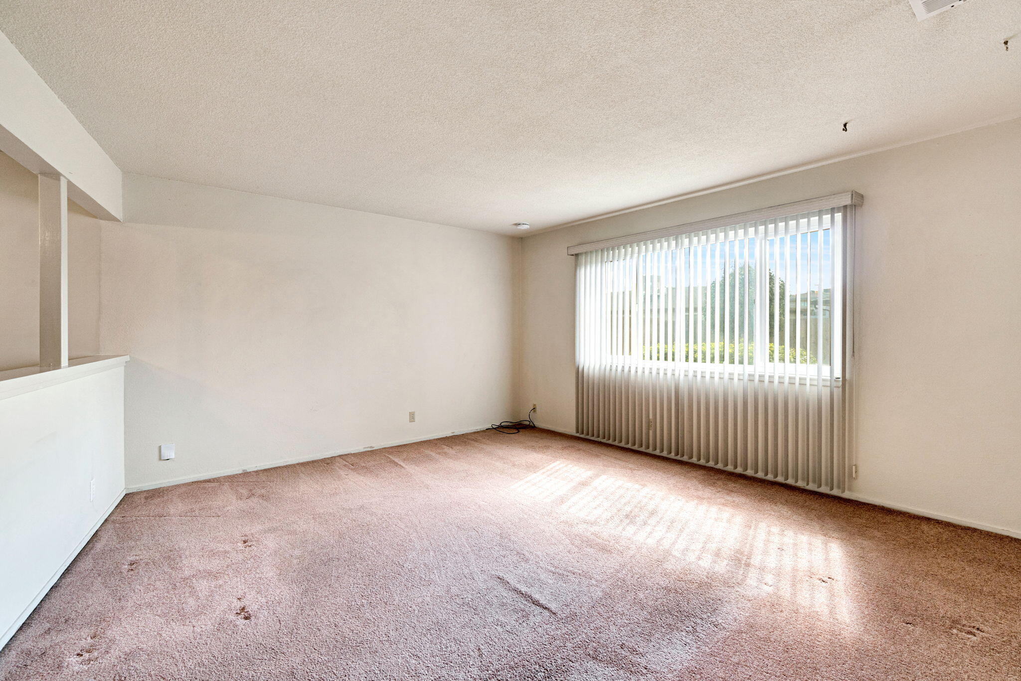 578 W Beverly Dr, Clovis, CA 93612