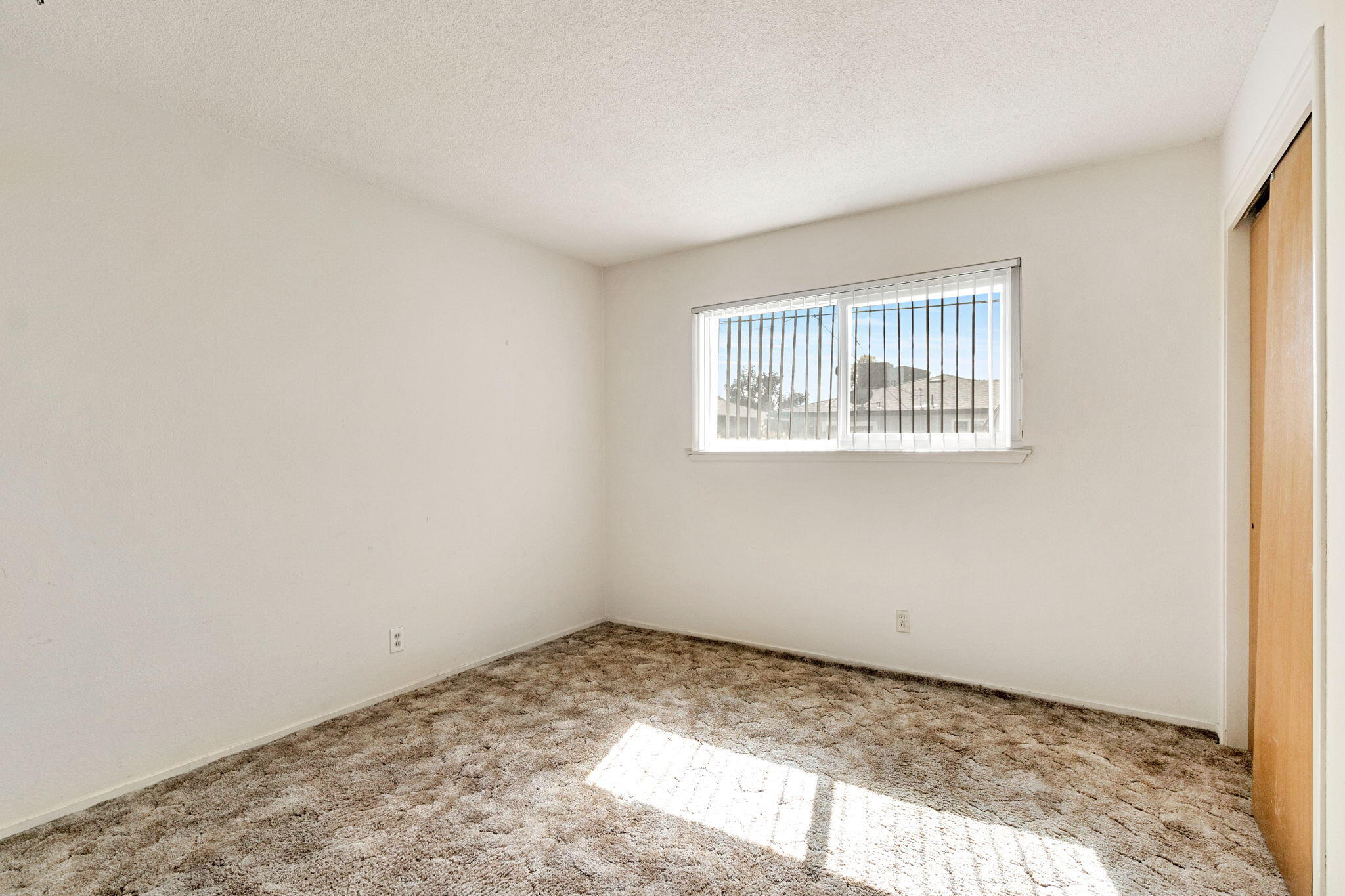 578 W Beverly Dr, Clovis, CA 93612