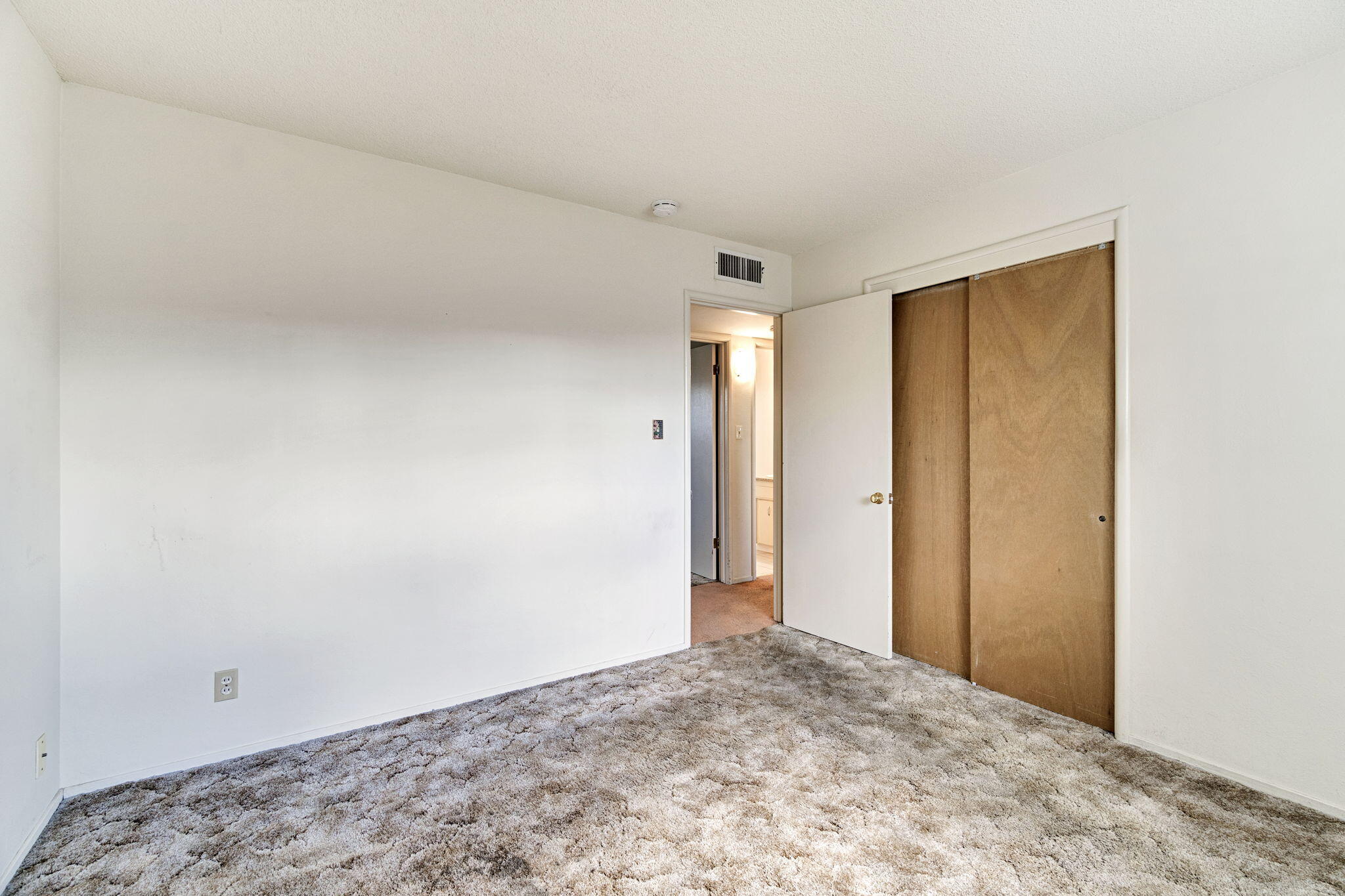 578 W Beverly Dr, Clovis, CA 93612