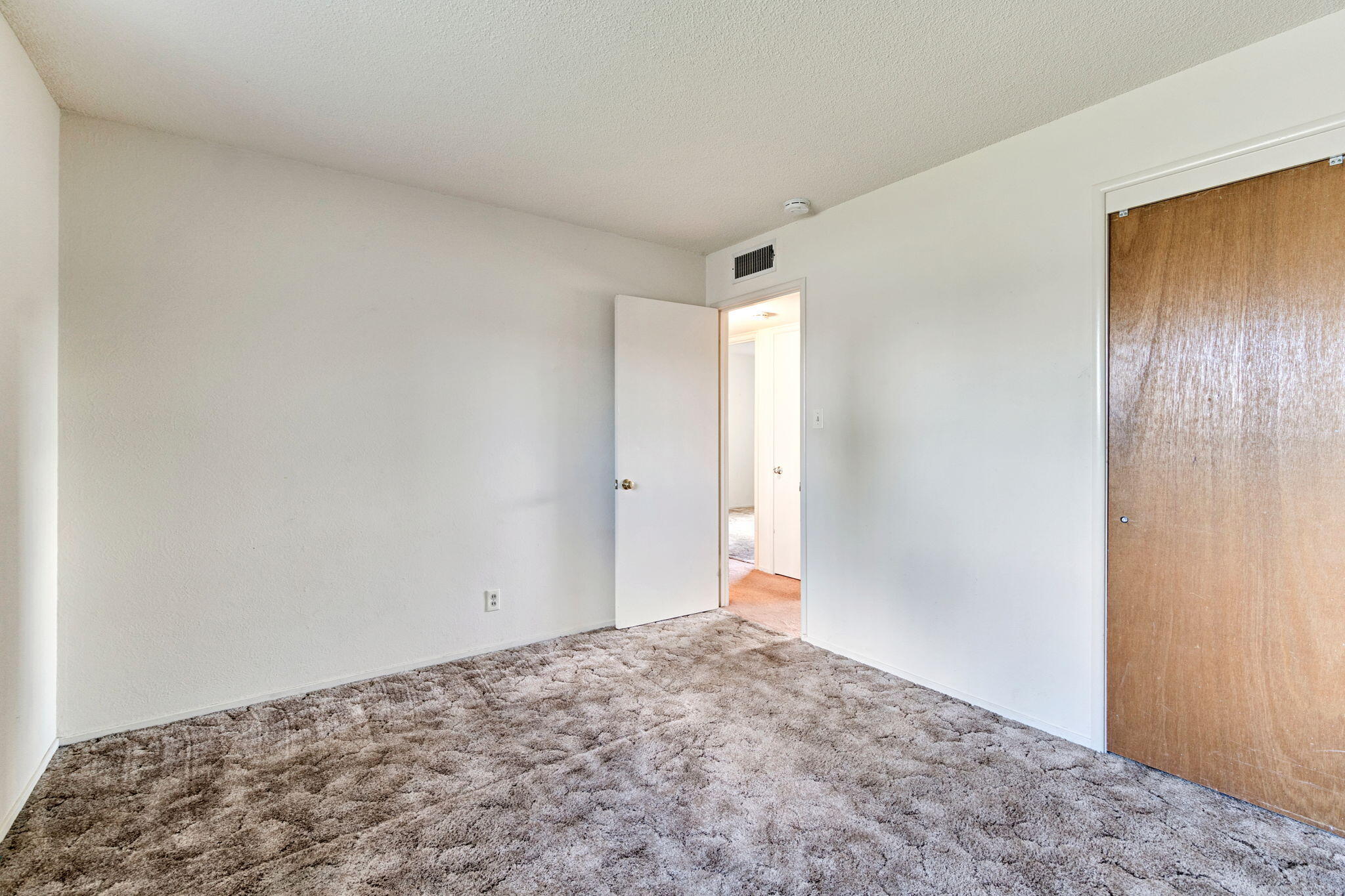 578 W Beverly Dr, Clovis, CA 93612