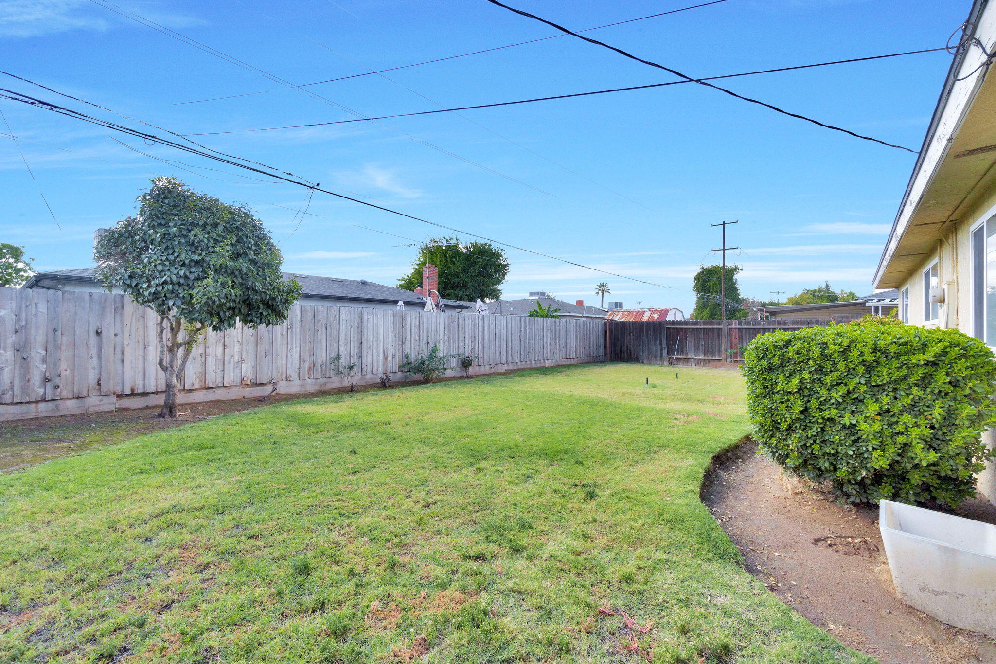 578 W Beverly Dr, Clovis, CA 93612
