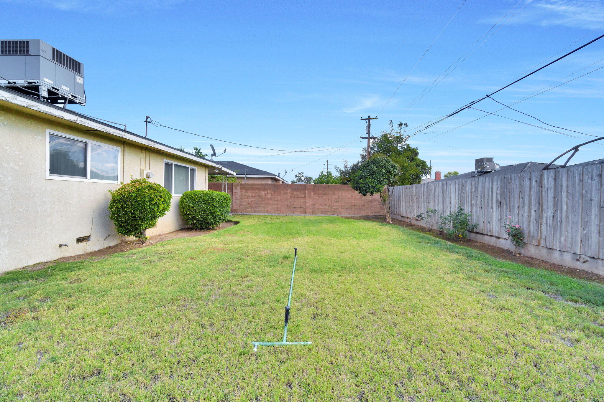 578 W Beverly Dr, Clovis, CA 93612