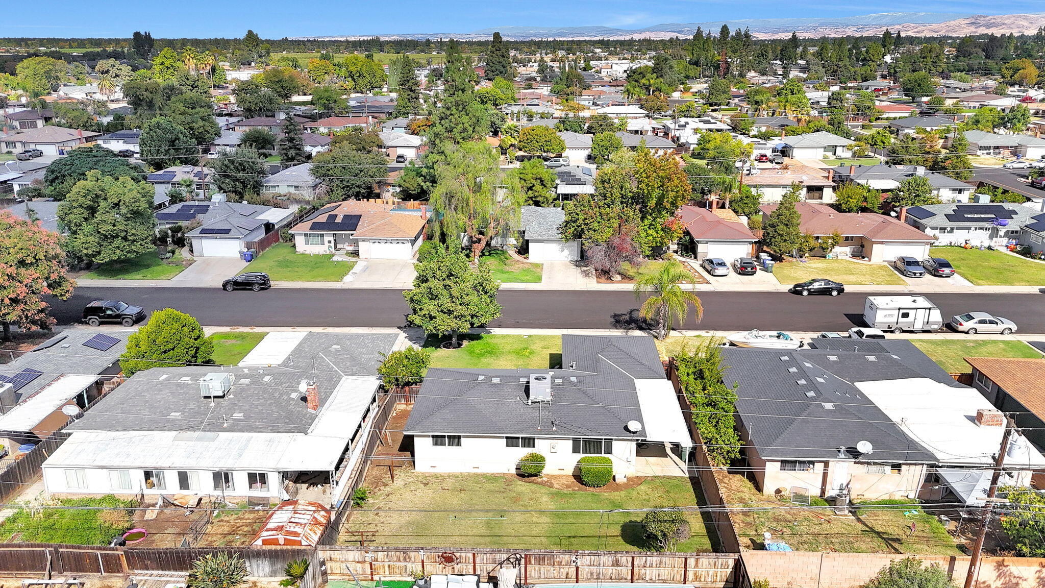 578 W Beverly Dr, Clovis, CA 93612