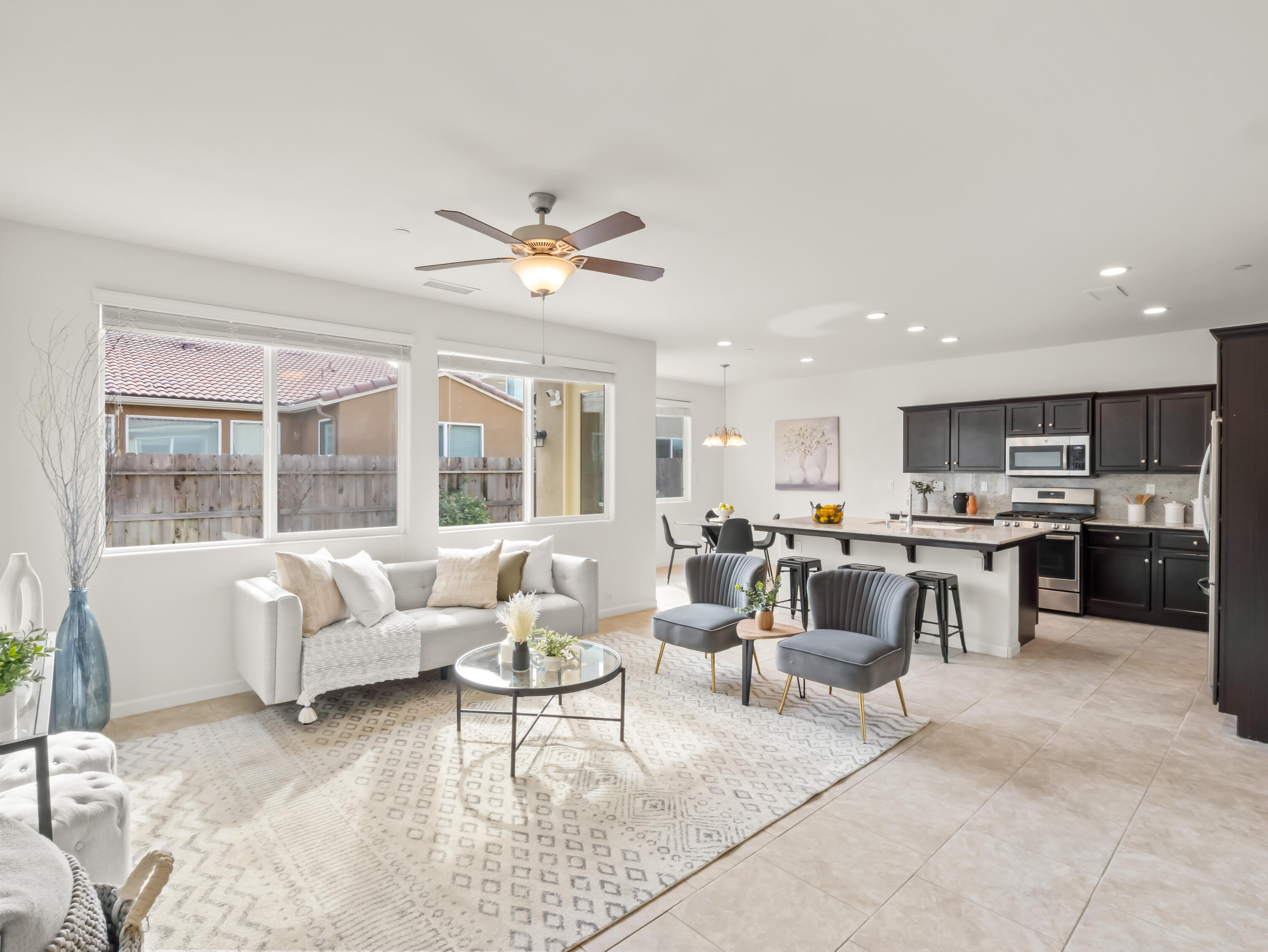 2318 Lombard Ln, Clovis, CA 93611