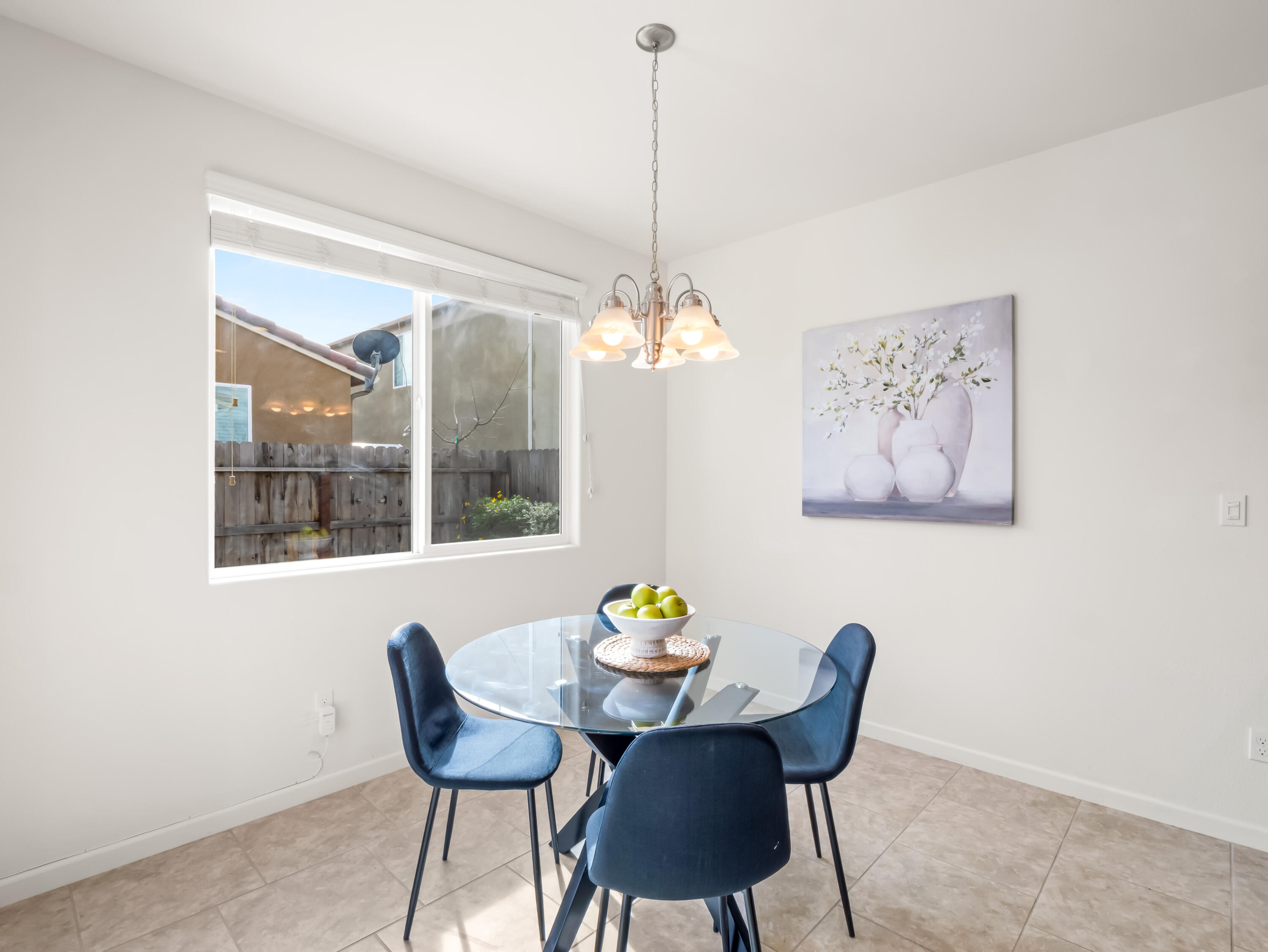 2318 Lombard Ln, Clovis, CA 93611